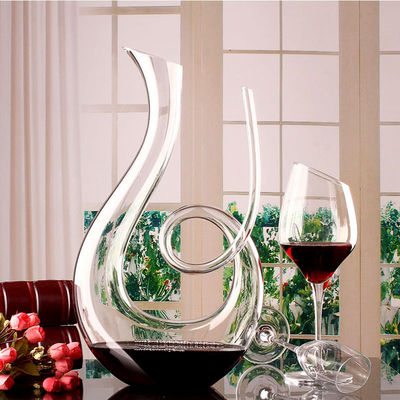 Modernes Dekantiergefäß des mundgeblasenen Glases, Klarglas-flache Unterseiten-Wein-Dekantiergefäß fournisseur