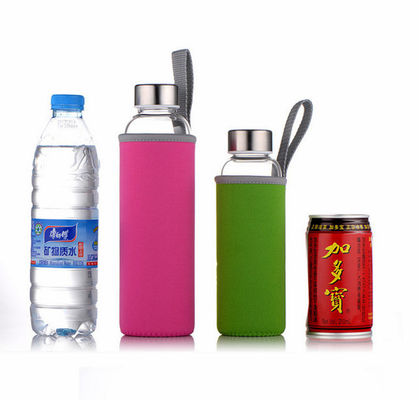 550ml kundengebundene Borosilicat-Glas-Wasser-Flasche mit Neopren-Ärmel fournisseur